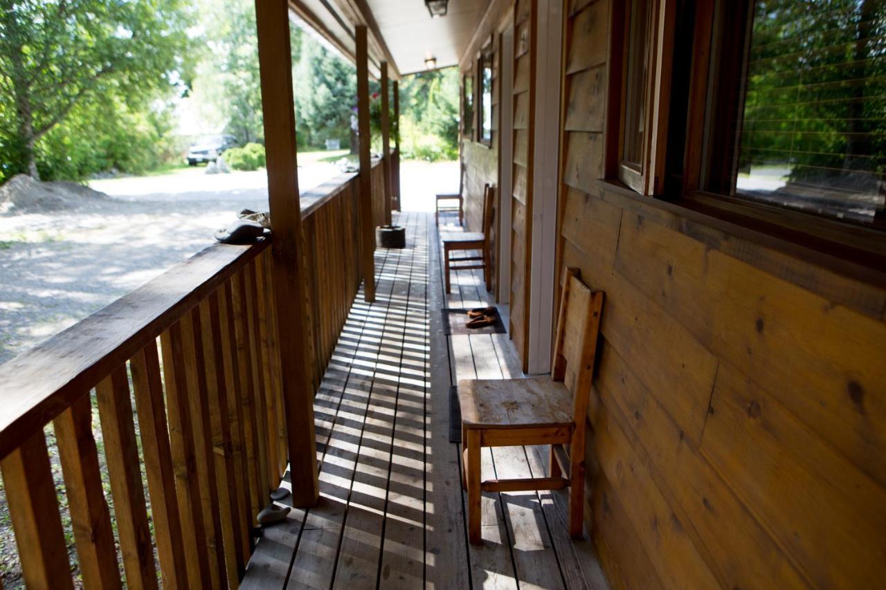 Skeena River House Bed & Breakfast Terrace Ngoại thất bức ảnh