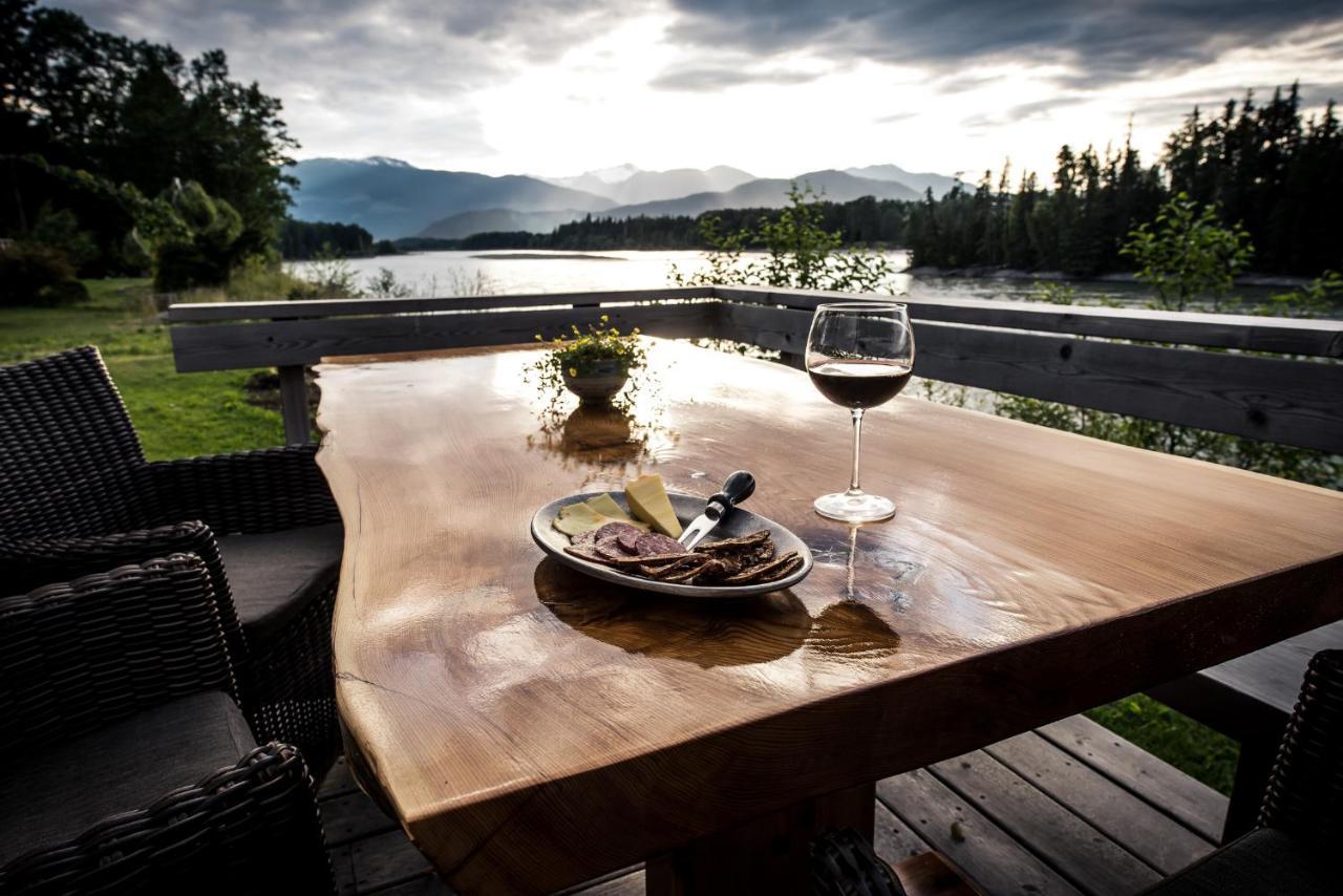 Skeena River House Bed & Breakfast Terrace Ngoại thất bức ảnh