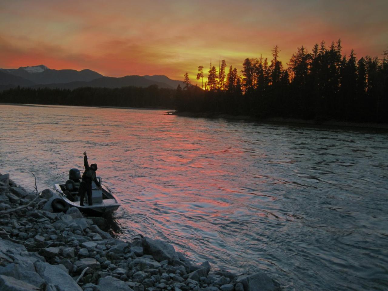 Skeena River House Bed & Breakfast Terrace Ngoại thất bức ảnh